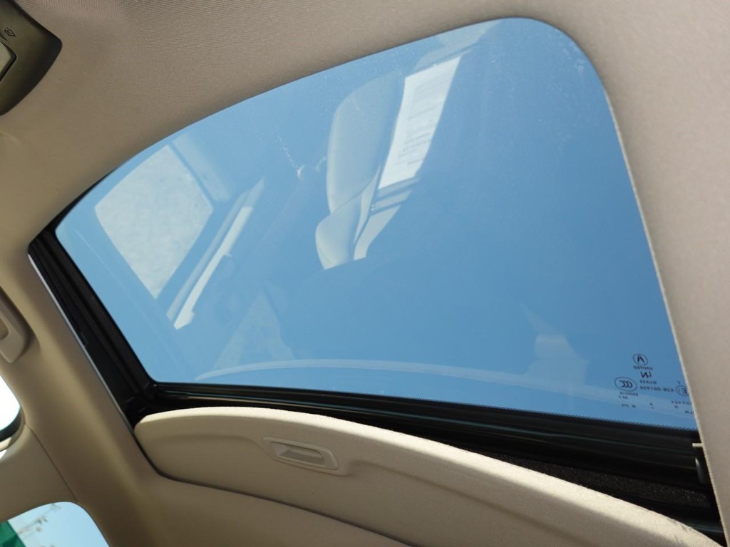 Acura MDX Vehicle Full-screen Gallery Image 17