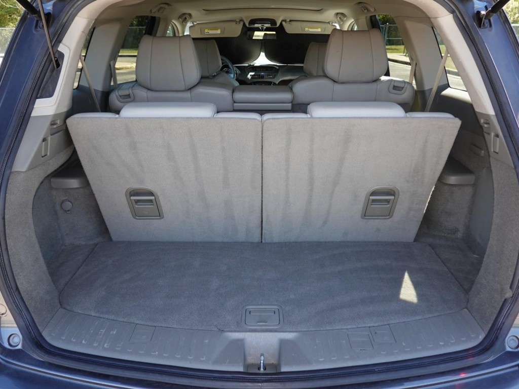 Acura MDX Vehicle Full-screen Gallery Image 28