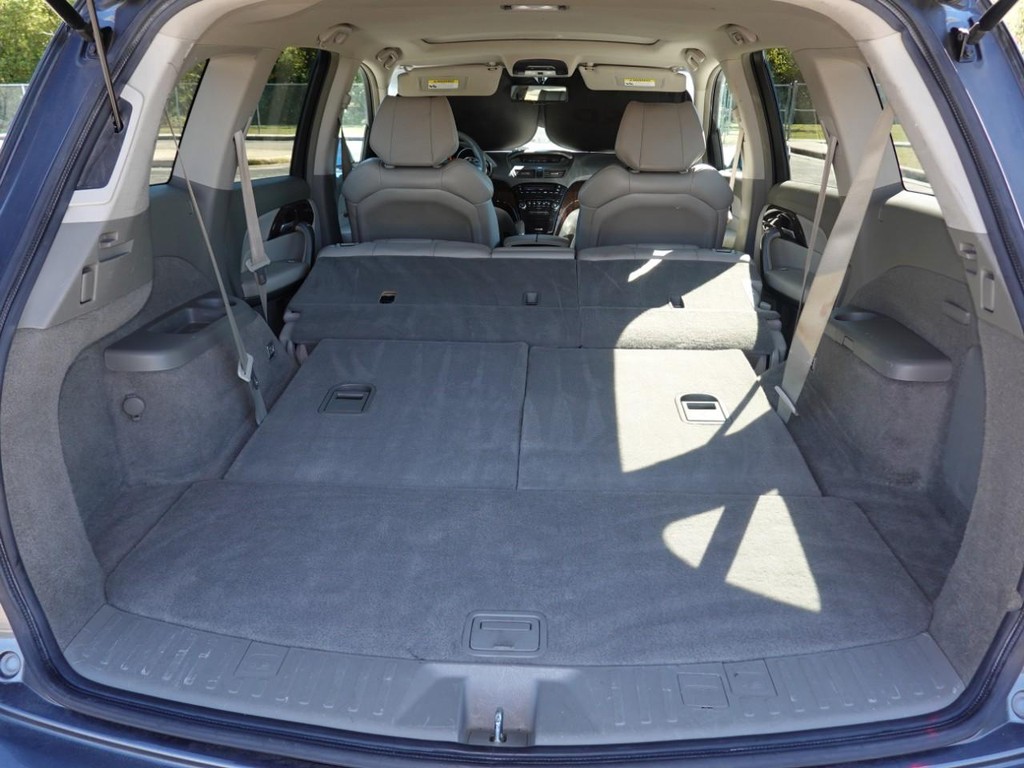 Acura MDX Vehicle Full-screen Gallery Image 29