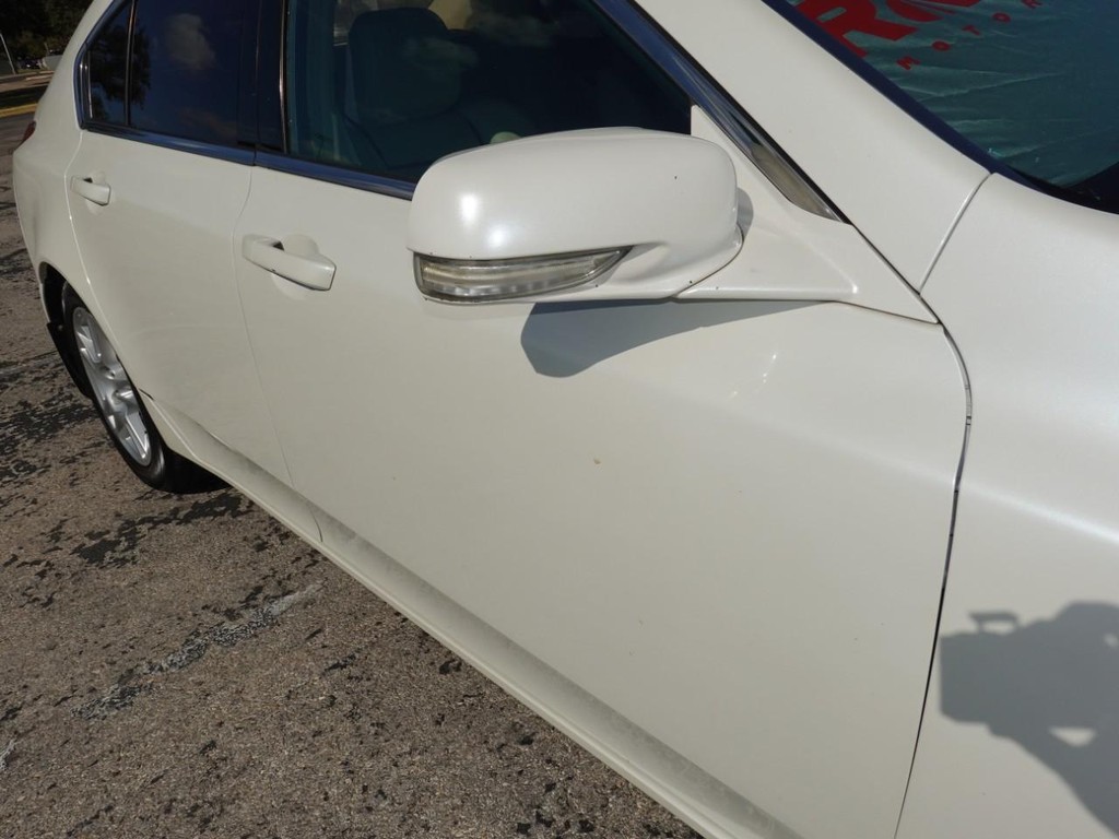 Acura TL Vehicle Full-screen Gallery Image 10