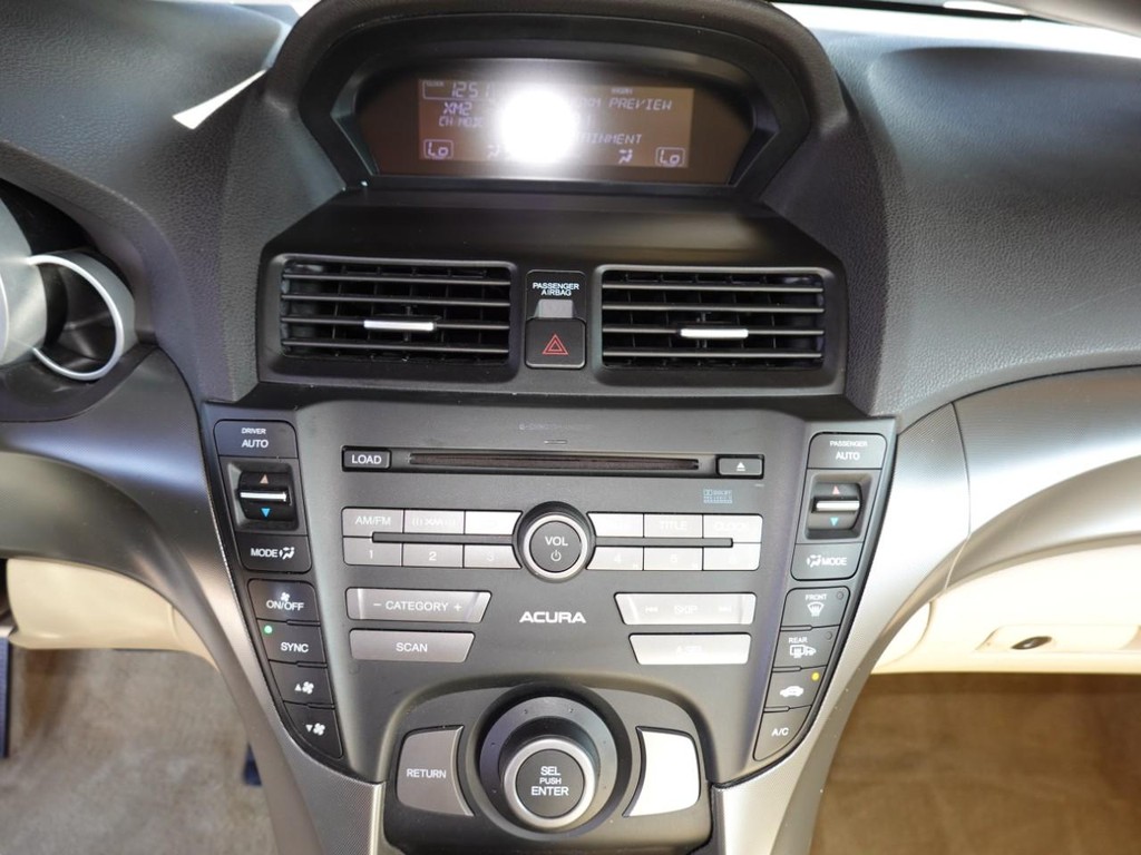 Acura TL Vehicle Full-screen Gallery Image 13