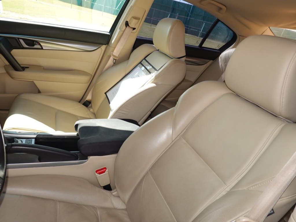 Acura TL Vehicle Full-screen Gallery Image 14