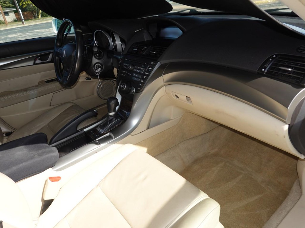 Acura TL Vehicle Full-screen Gallery Image 21