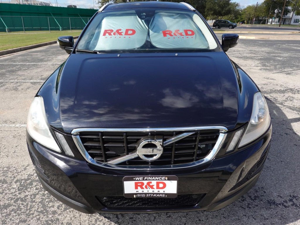 Volvo XC60 Vehicle Full-screen Gallery Image 02