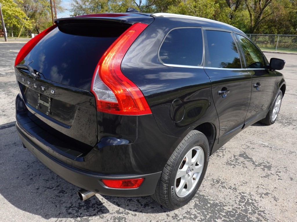 Volvo XC60 Vehicle Full-screen Gallery Image 07