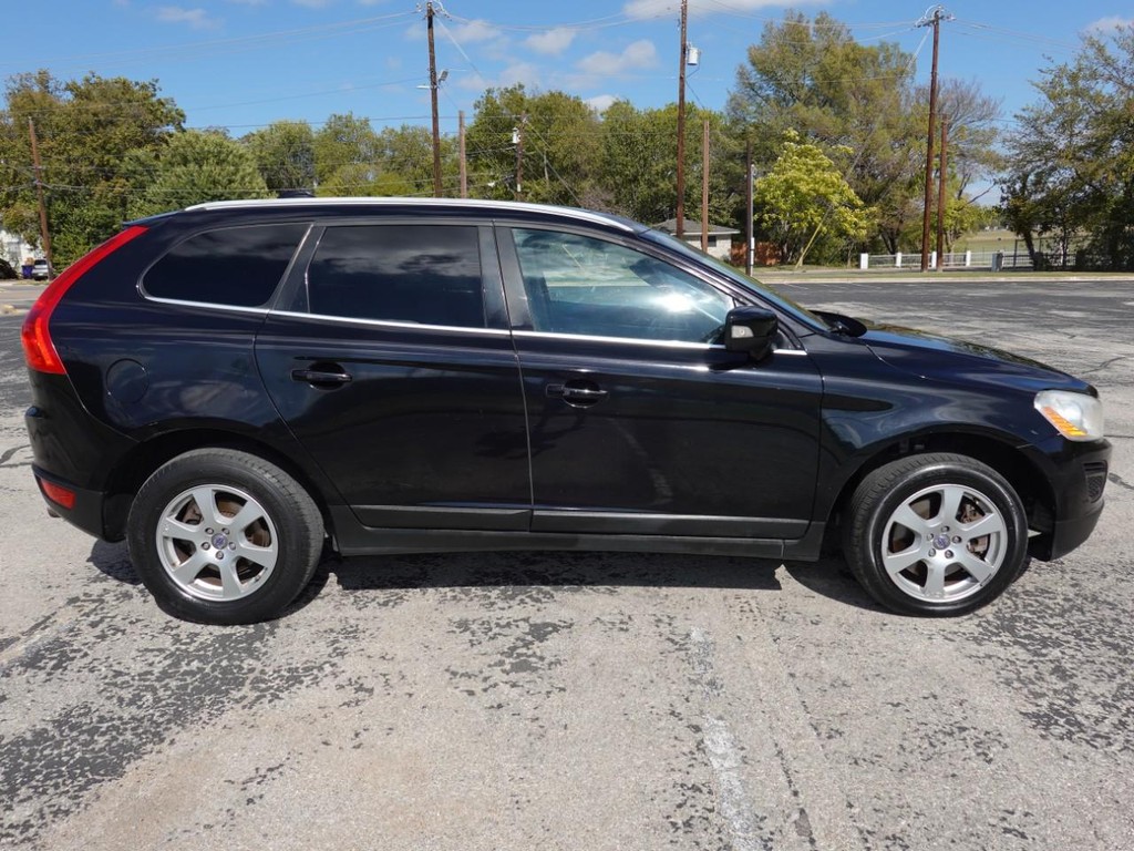 Volvo XC60 Vehicle Full-screen Gallery Image 08