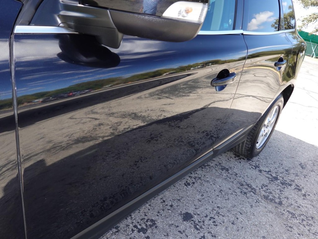 Volvo XC60 Vehicle Full-screen Gallery Image 10