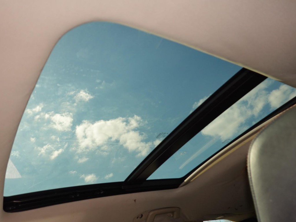 Volvo XC60 Vehicle Full-screen Gallery Image 15