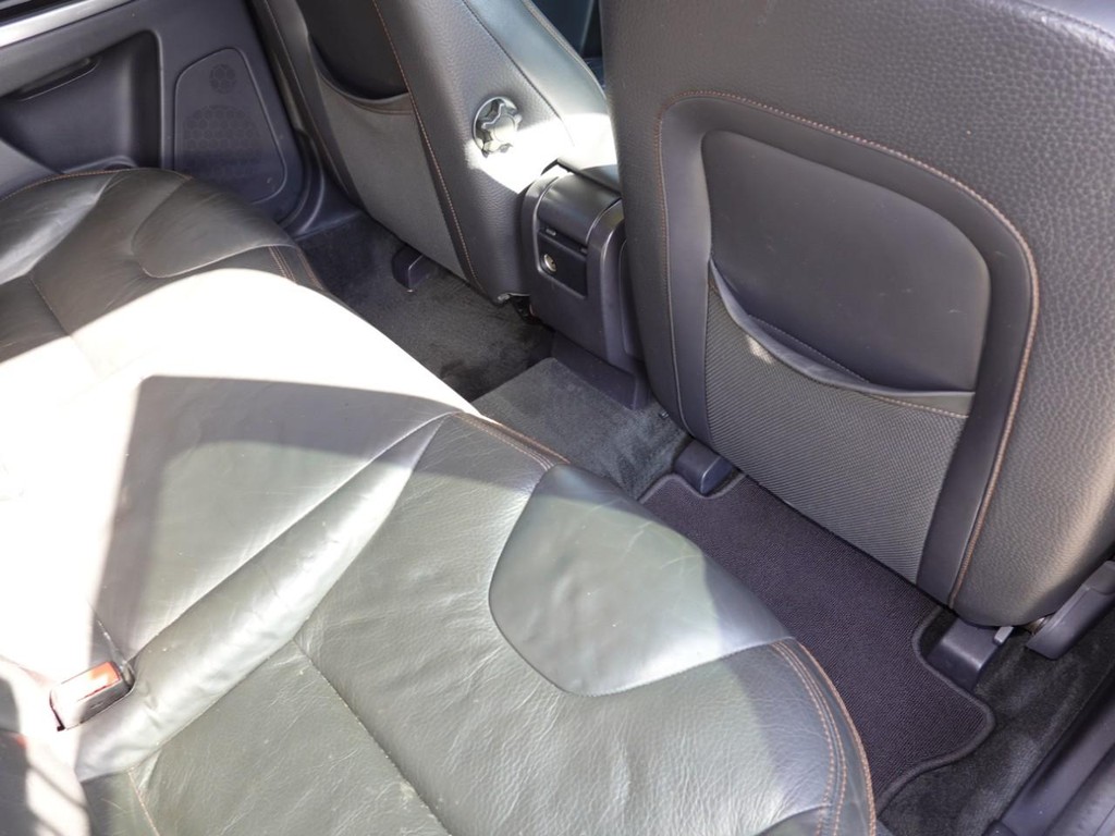 Volvo XC60 Vehicle Full-screen Gallery Image 23