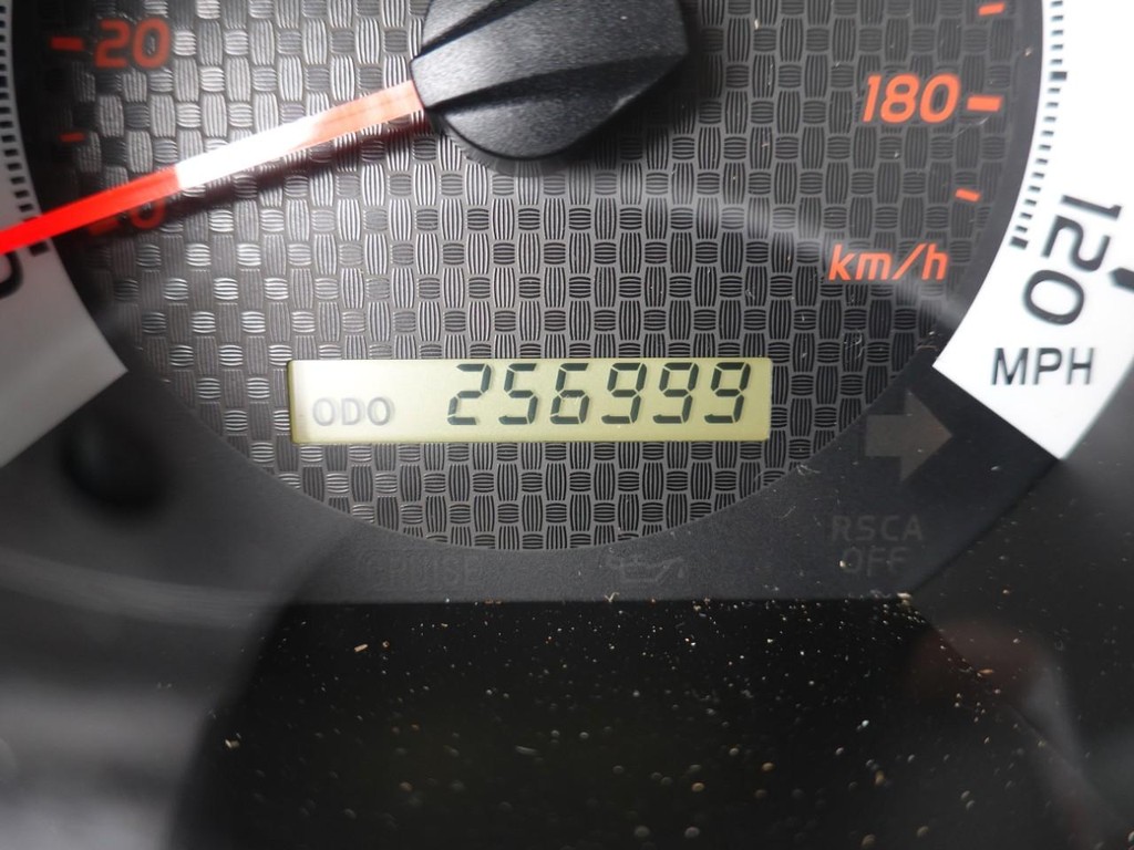 Toyota Tacoma Vehicle Full-screen Gallery Image 12