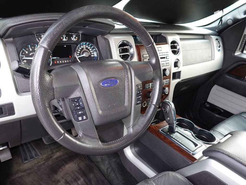 Ford F-150 Vehicle Full-screen Gallery Image 18