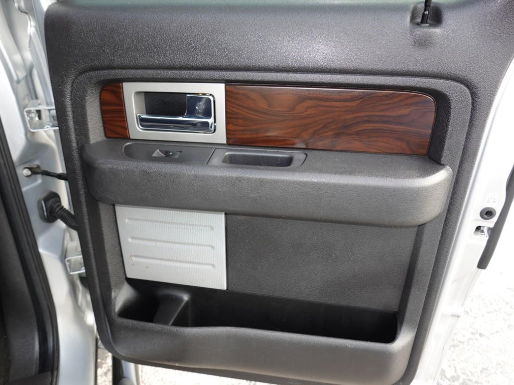 Ford F-150 Vehicle Full-screen Gallery Image 27