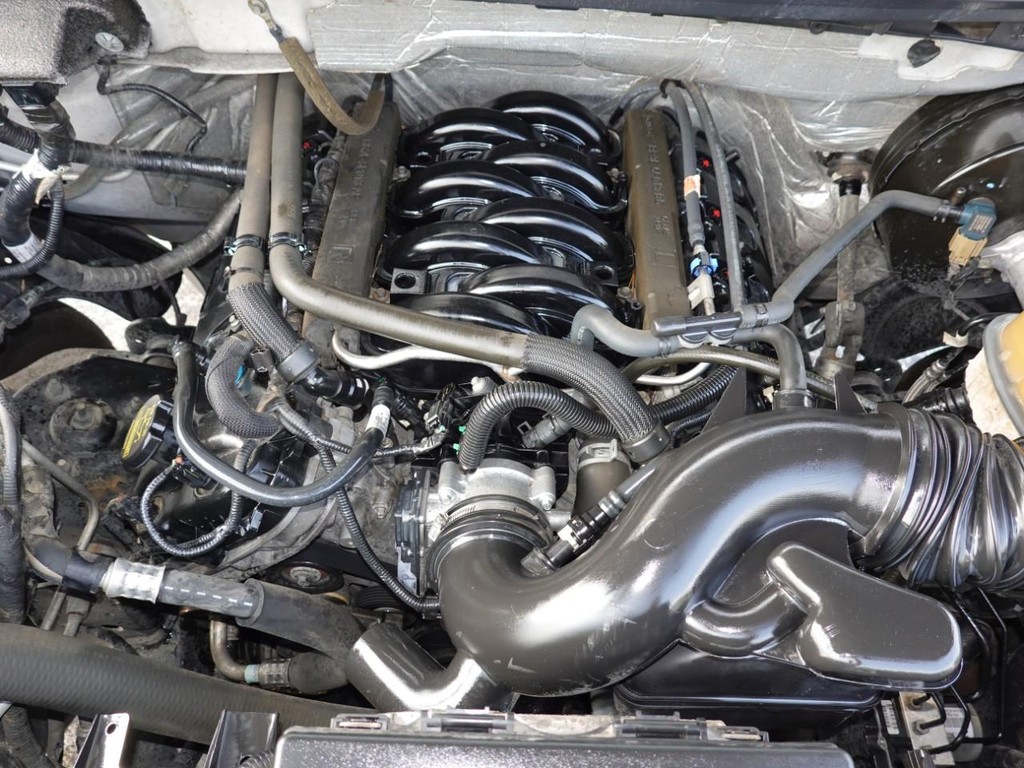 Ford F-150 Vehicle Full-screen Gallery Image 29