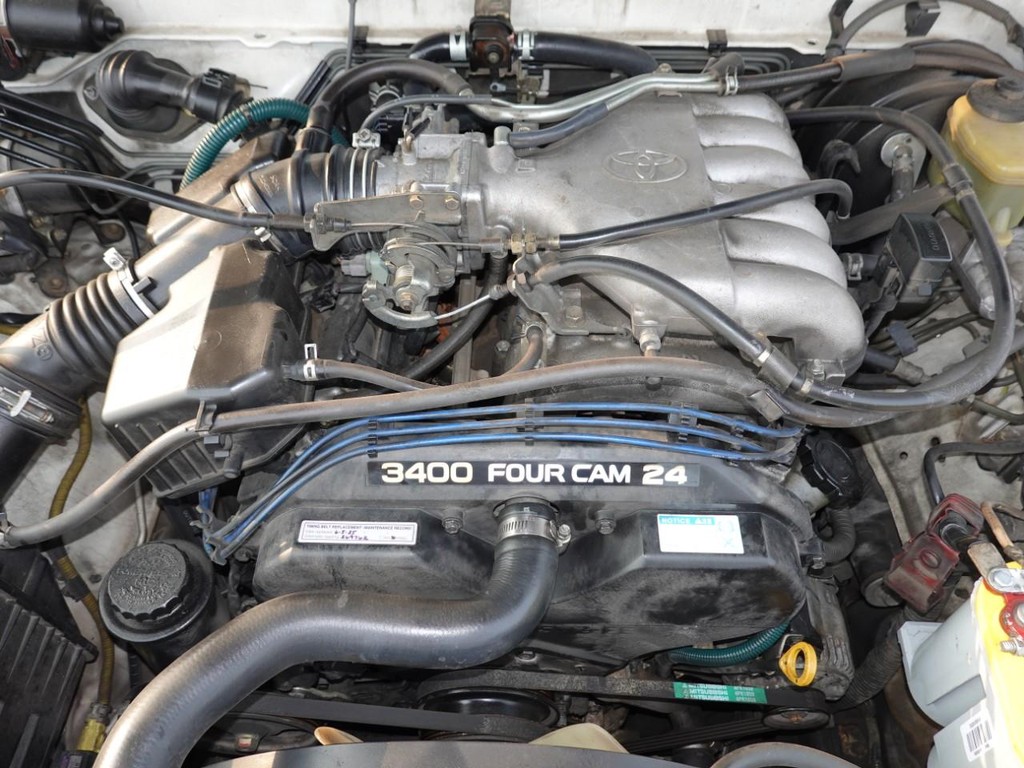 Toyota 4Runner Vehicle Full-screen Gallery Image 28