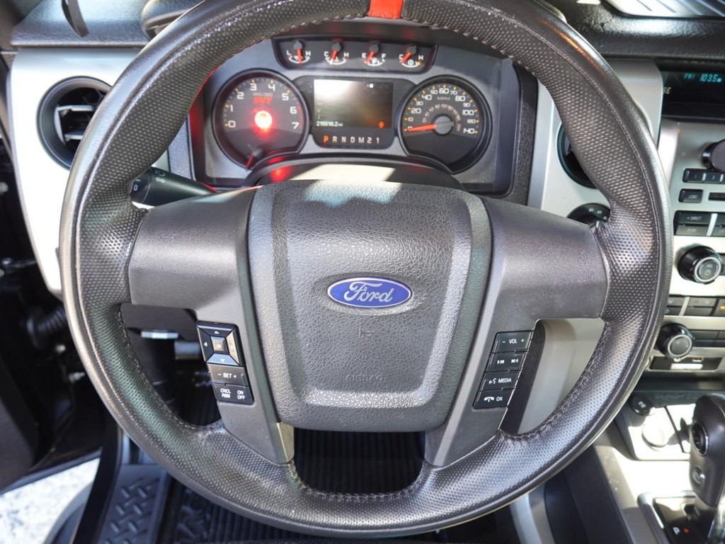 Ford F-150 Vehicle Full-screen Gallery Image 14