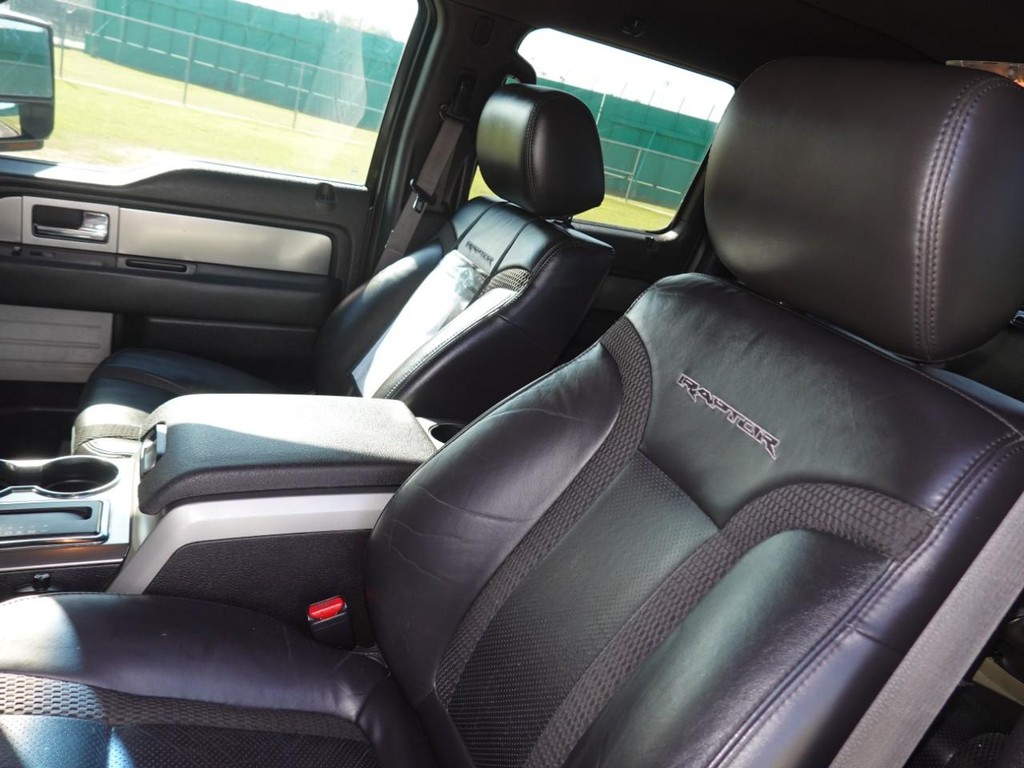 Ford F-150 Vehicle Full-screen Gallery Image 16