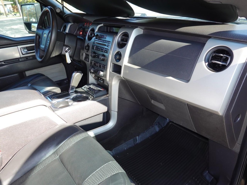 Ford F-150 Vehicle Full-screen Gallery Image 21