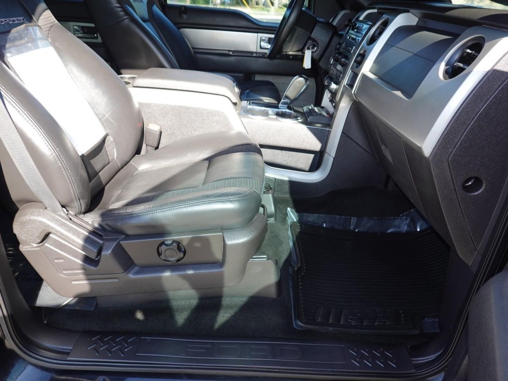 Ford F-150 Vehicle Full-screen Gallery Image 22