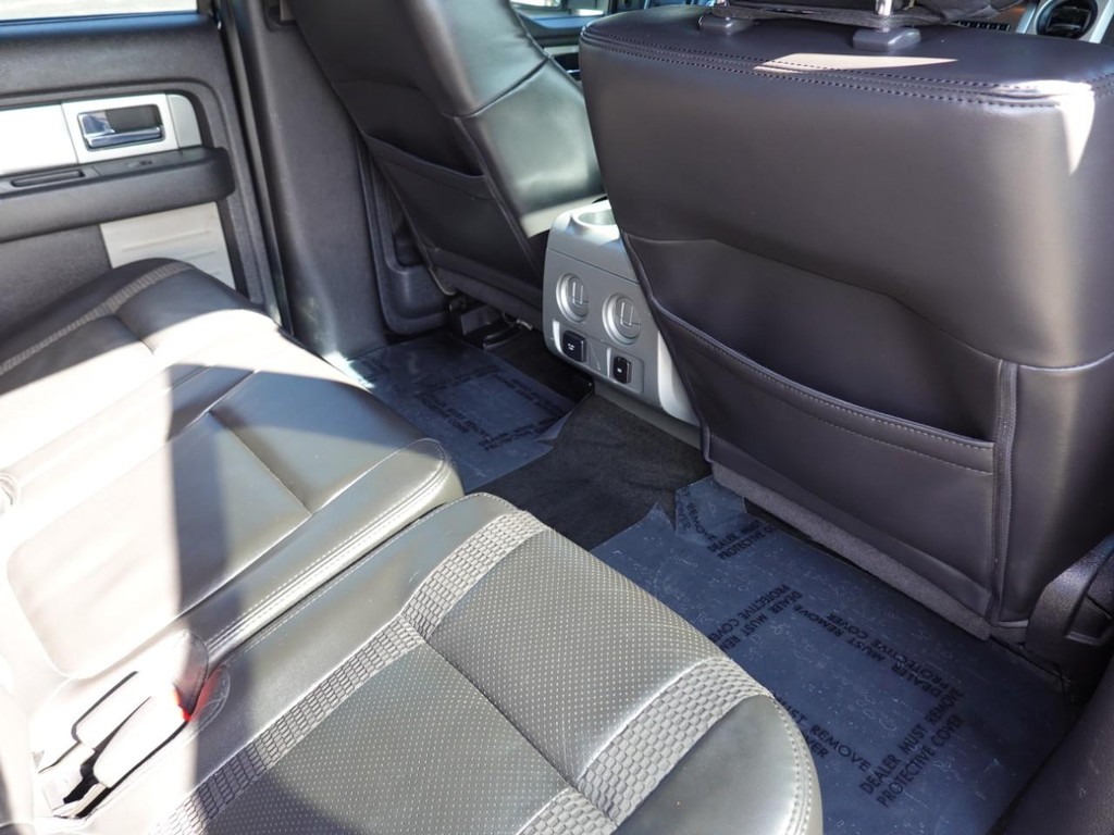 Ford F-150 Vehicle Full-screen Gallery Image 24