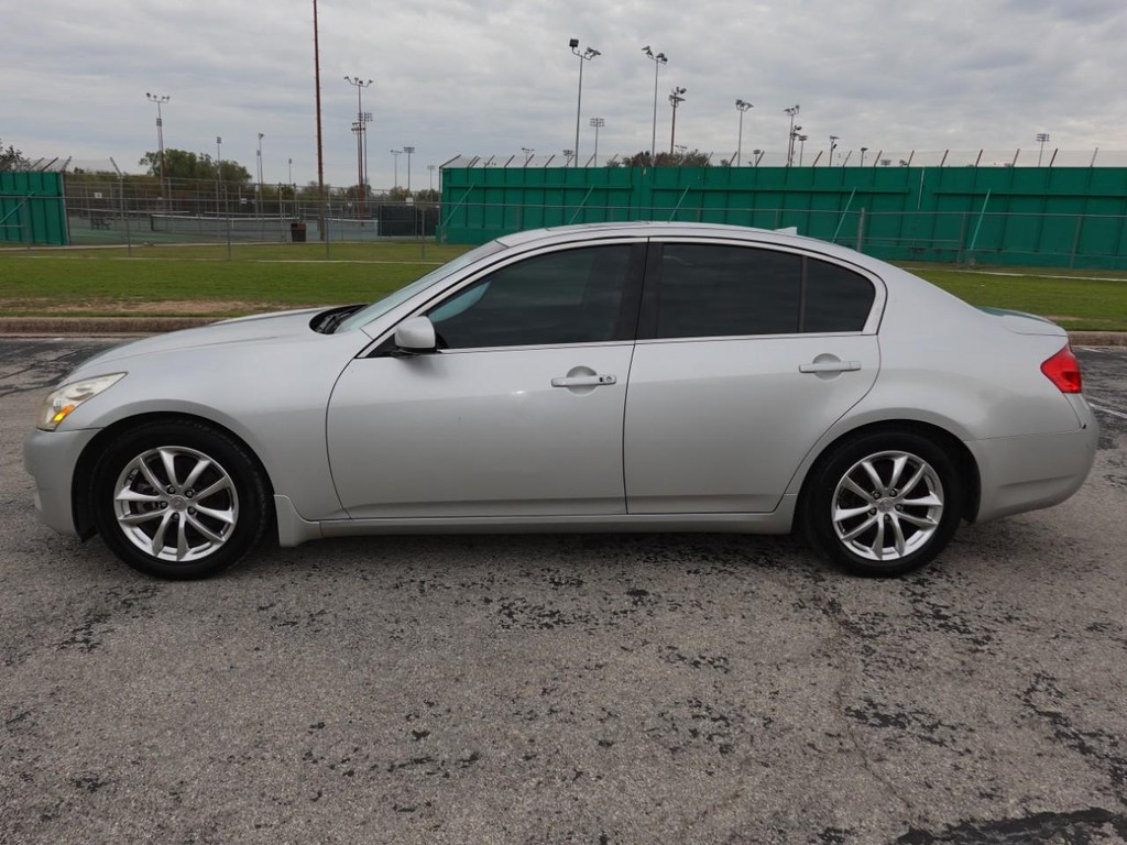 INFINITI G35 Sedan Vehicle Full-screen Gallery Image 04