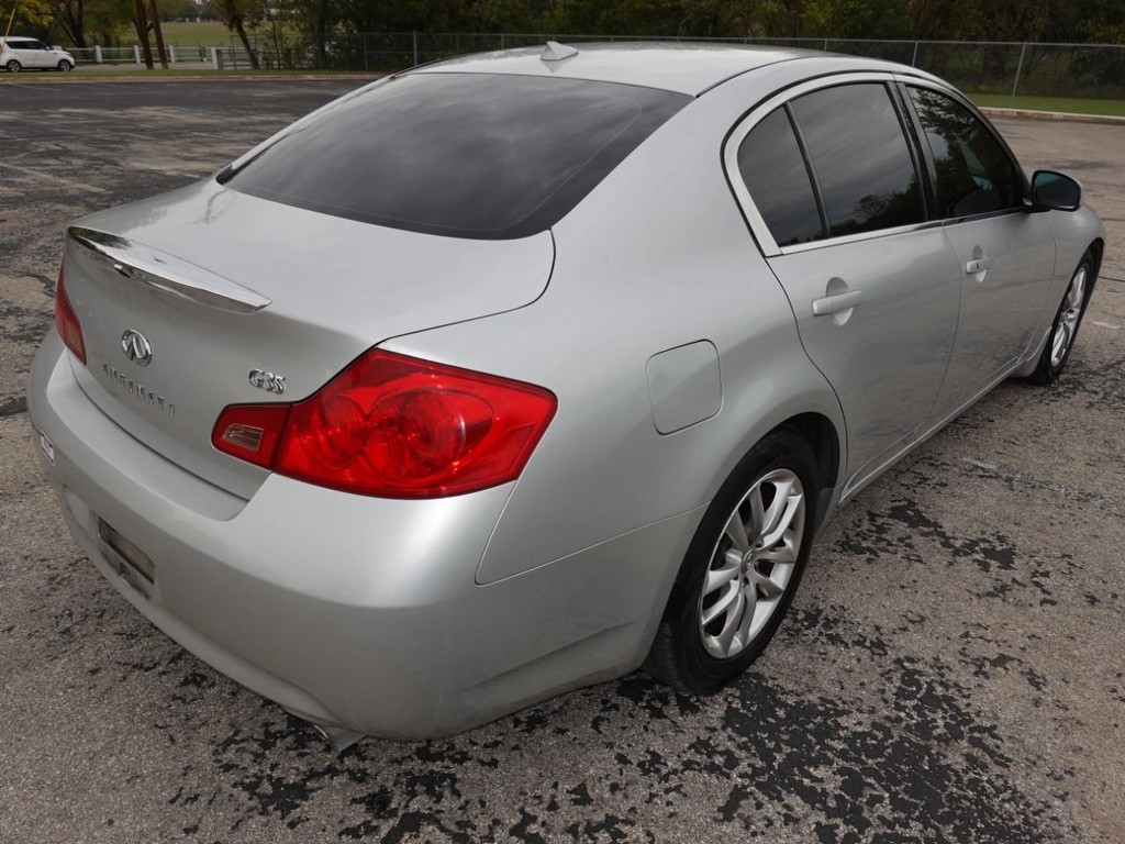 INFINITI G35 Sedan Vehicle Full-screen Gallery Image 05