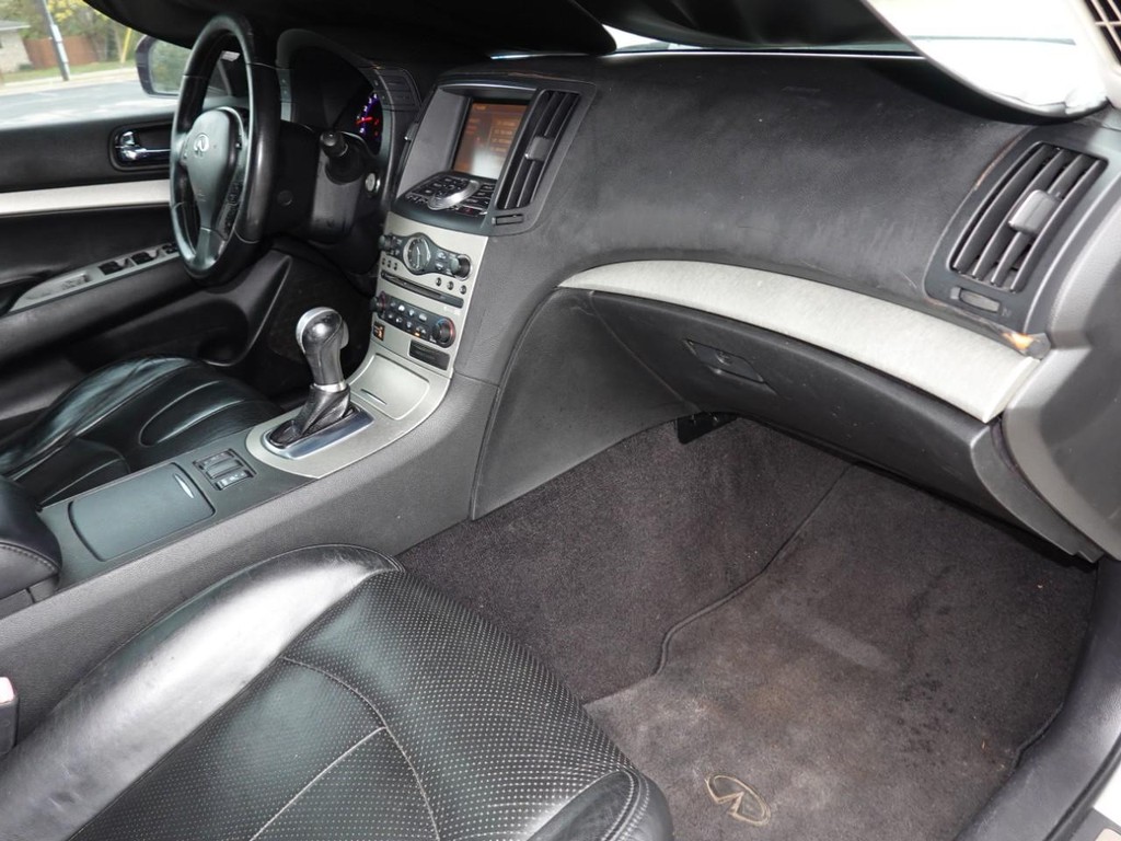 INFINITI G35 Sedan Vehicle Full-screen Gallery Image 20