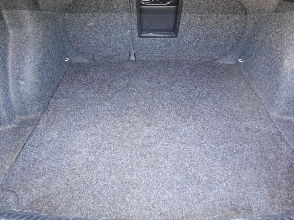 Volkswagen Jetta Sedan Vehicle Full-screen Gallery Image 25