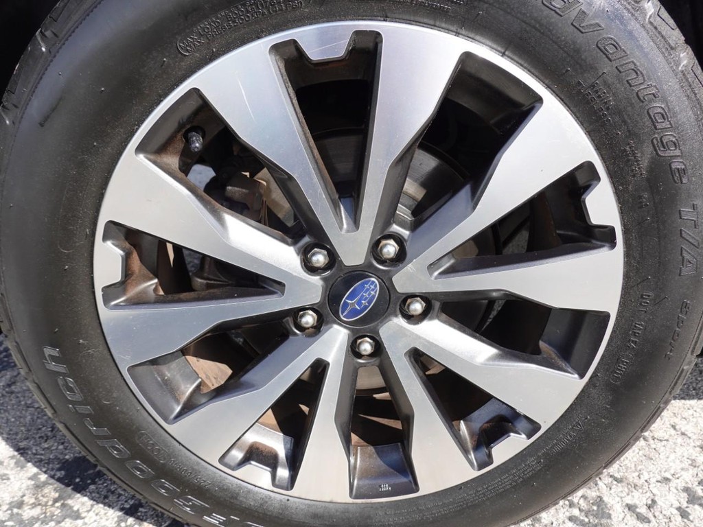 Subaru Outback Vehicle Full-screen Gallery Image 09