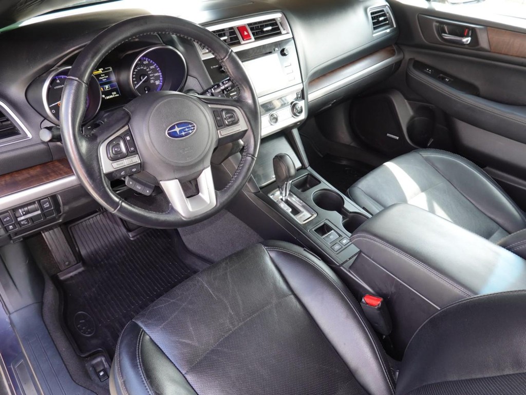 Subaru Outback Vehicle Full-screen Gallery Image 18