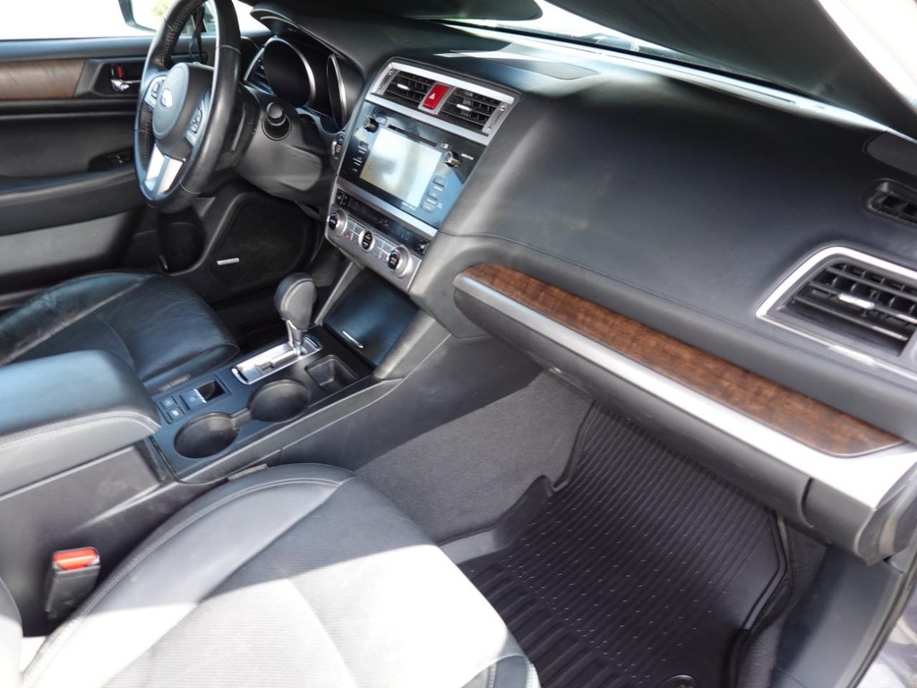 Subaru Outback Vehicle Full-screen Gallery Image 22