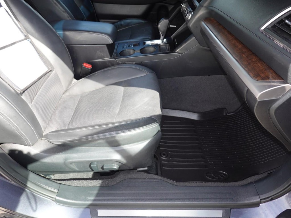 Subaru Outback Vehicle Full-screen Gallery Image 23