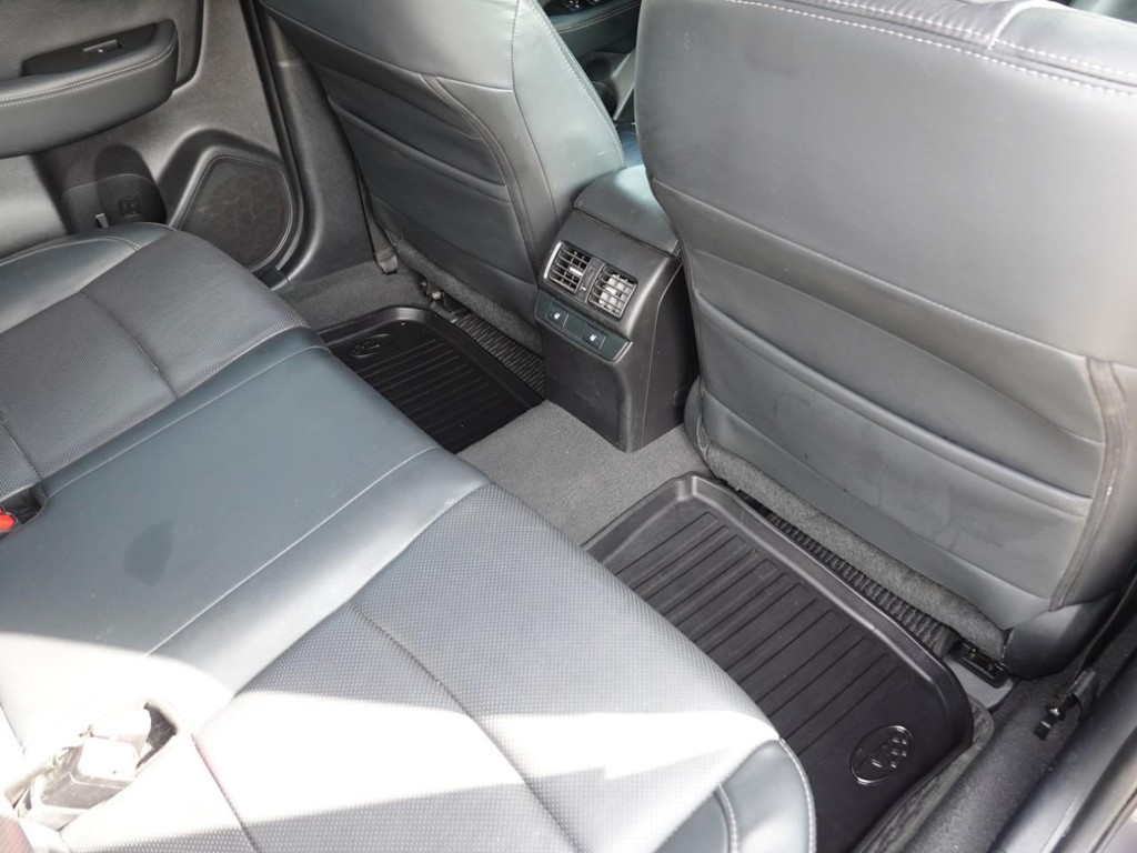 Subaru Outback Vehicle Full-screen Gallery Image 25