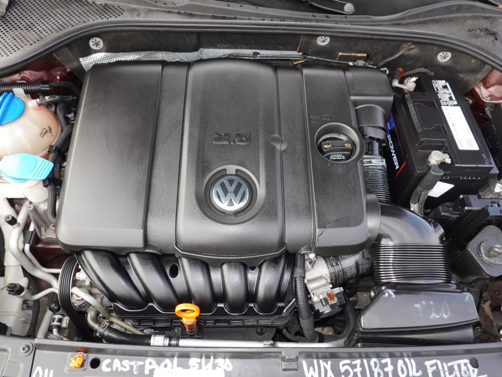 Volkswagen Passat Vehicle Full-screen Gallery Image 27