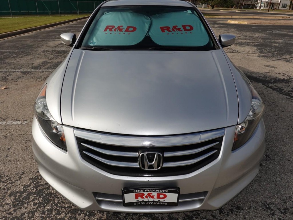 Honda Accord Sedan Vehicle Full-screen Gallery Image 02