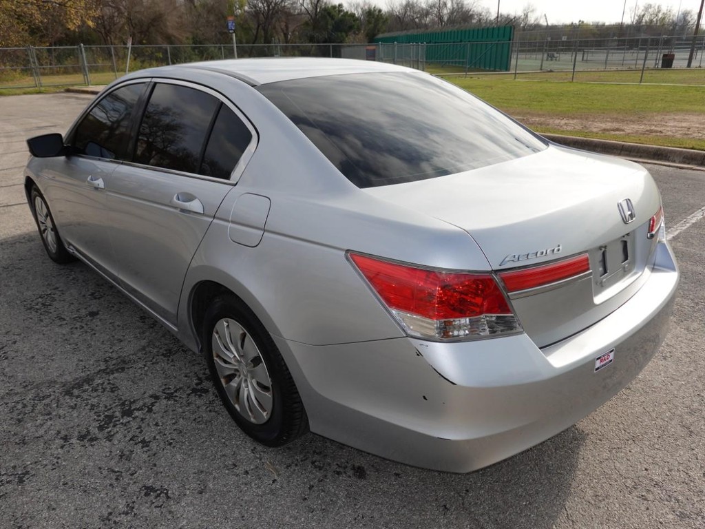 Honda Accord Sedan Vehicle Full-screen Gallery Image 05
