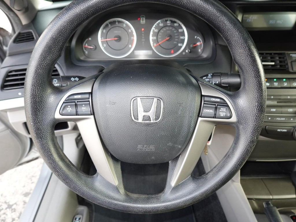 Honda Accord Sedan Vehicle Full-screen Gallery Image 13