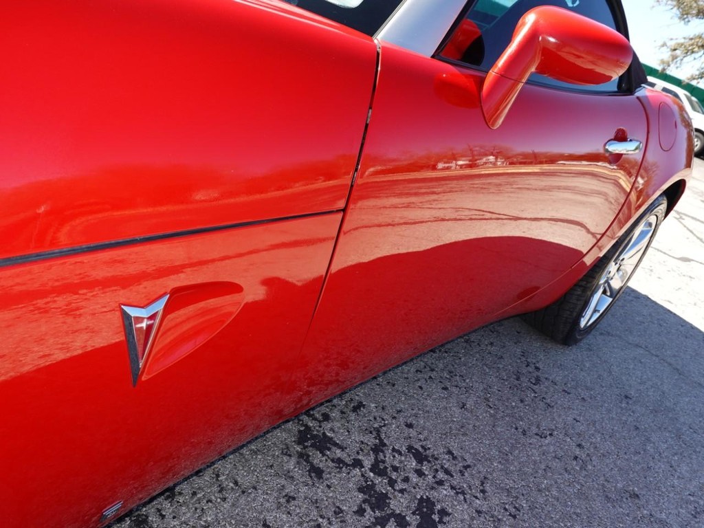 Pontiac Solstice Vehicle Full-screen Gallery Image 13