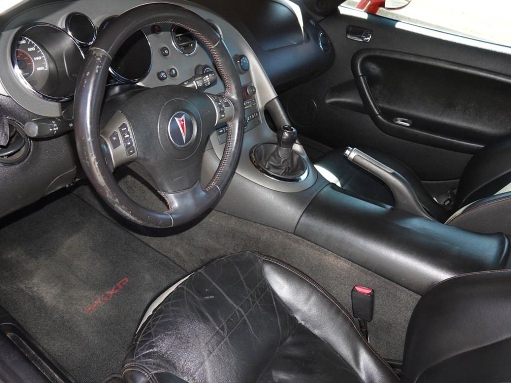 Pontiac Solstice Vehicle Full-screen Gallery Image 21