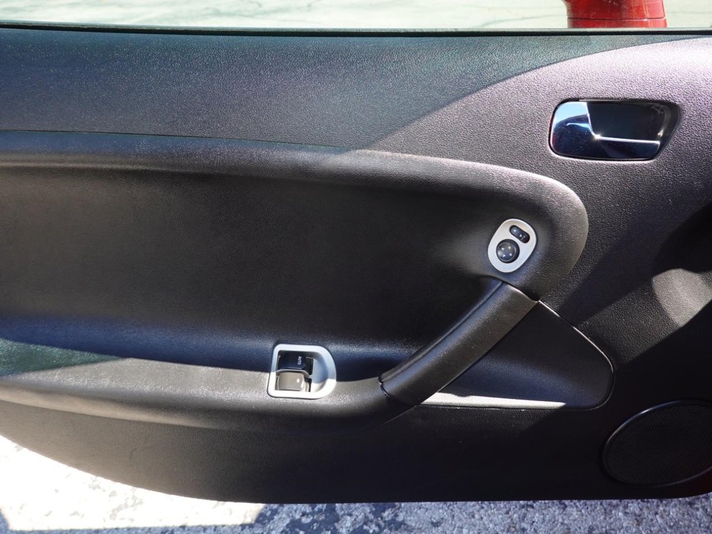 Pontiac Solstice Vehicle Full-screen Gallery Image 22