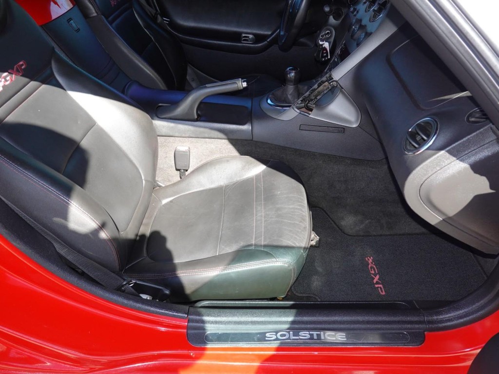 Pontiac Solstice Vehicle Full-screen Gallery Image 24