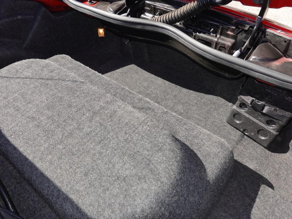 Pontiac Solstice Vehicle Full-screen Gallery Image 26