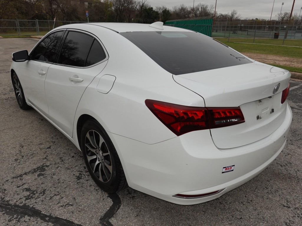 Acura TLX Vehicle Full-screen Gallery Image 05