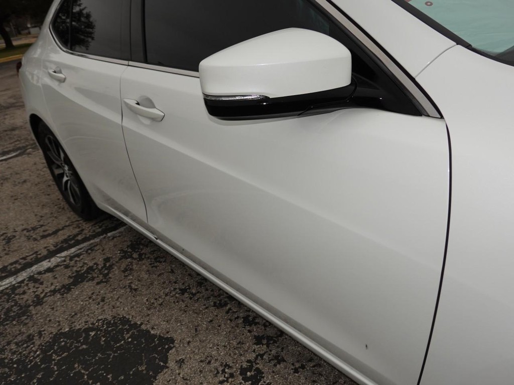 Acura TLX Vehicle Full-screen Gallery Image 11