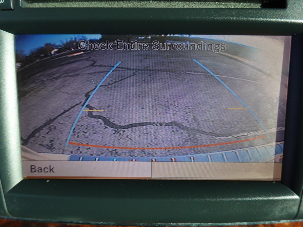 Mercedes-Benz GL-Class Vehicle Full-screen Gallery Image 15