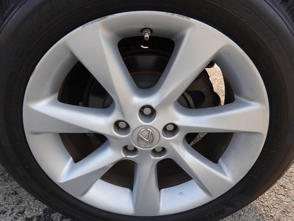 Lexus RX 350 Vehicle Full-screen Gallery Image 09