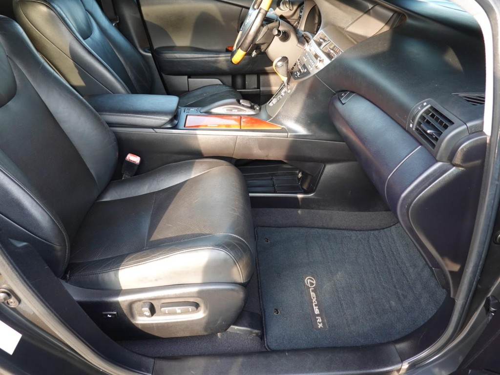 Lexus RX 350 Vehicle Full-screen Gallery Image 23