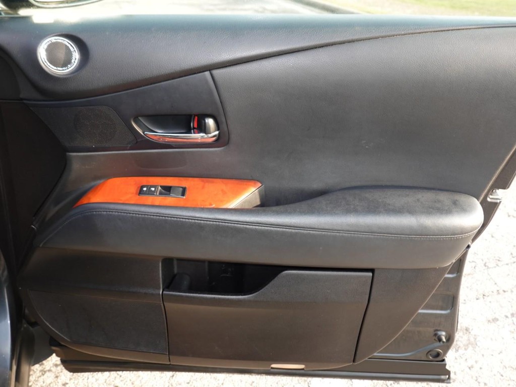 Lexus RX 350 Vehicle Full-screen Gallery Image 24