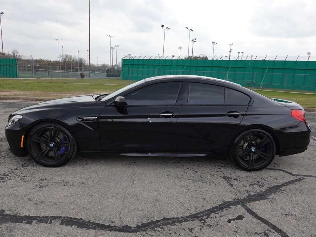 BMW M6 Vehicle Full-screen Gallery Image 04