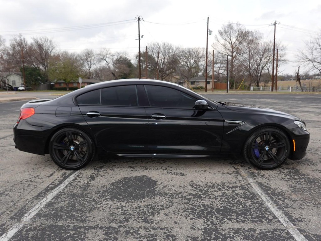 BMW M6 Vehicle Full-screen Gallery Image 08