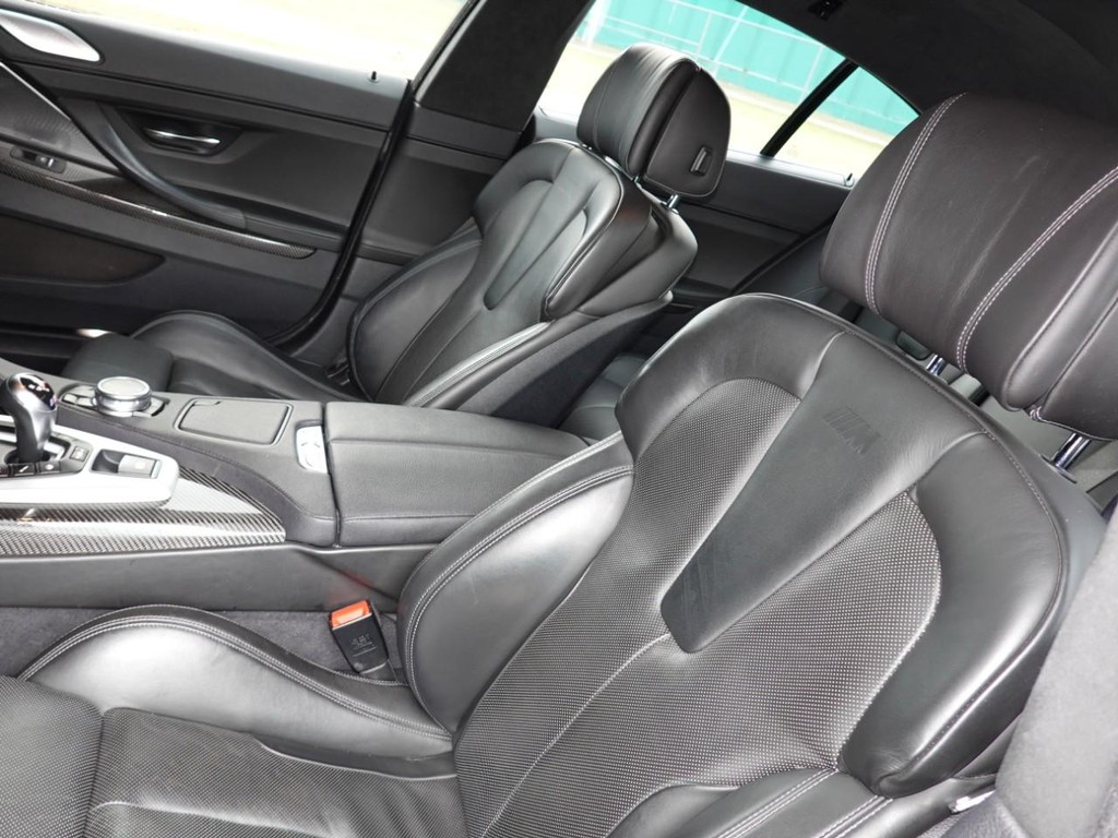 BMW M6 Vehicle Full-screen Gallery Image 17